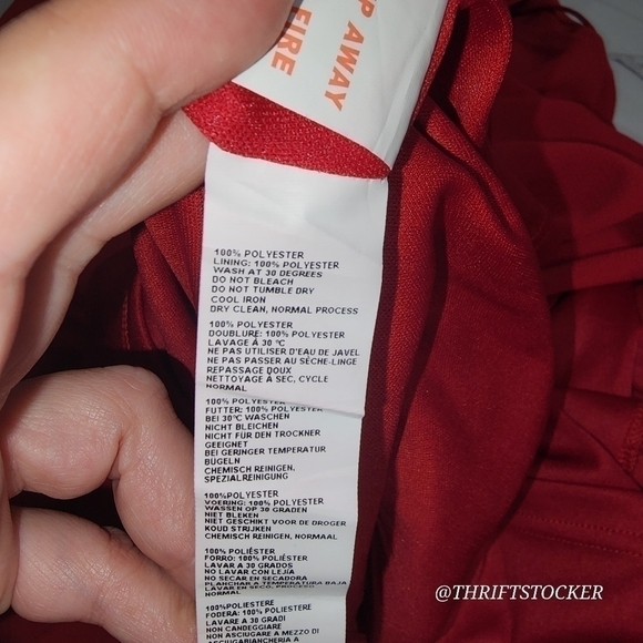 Red Dress With Flowy Sleeves - Picture 9 of 9